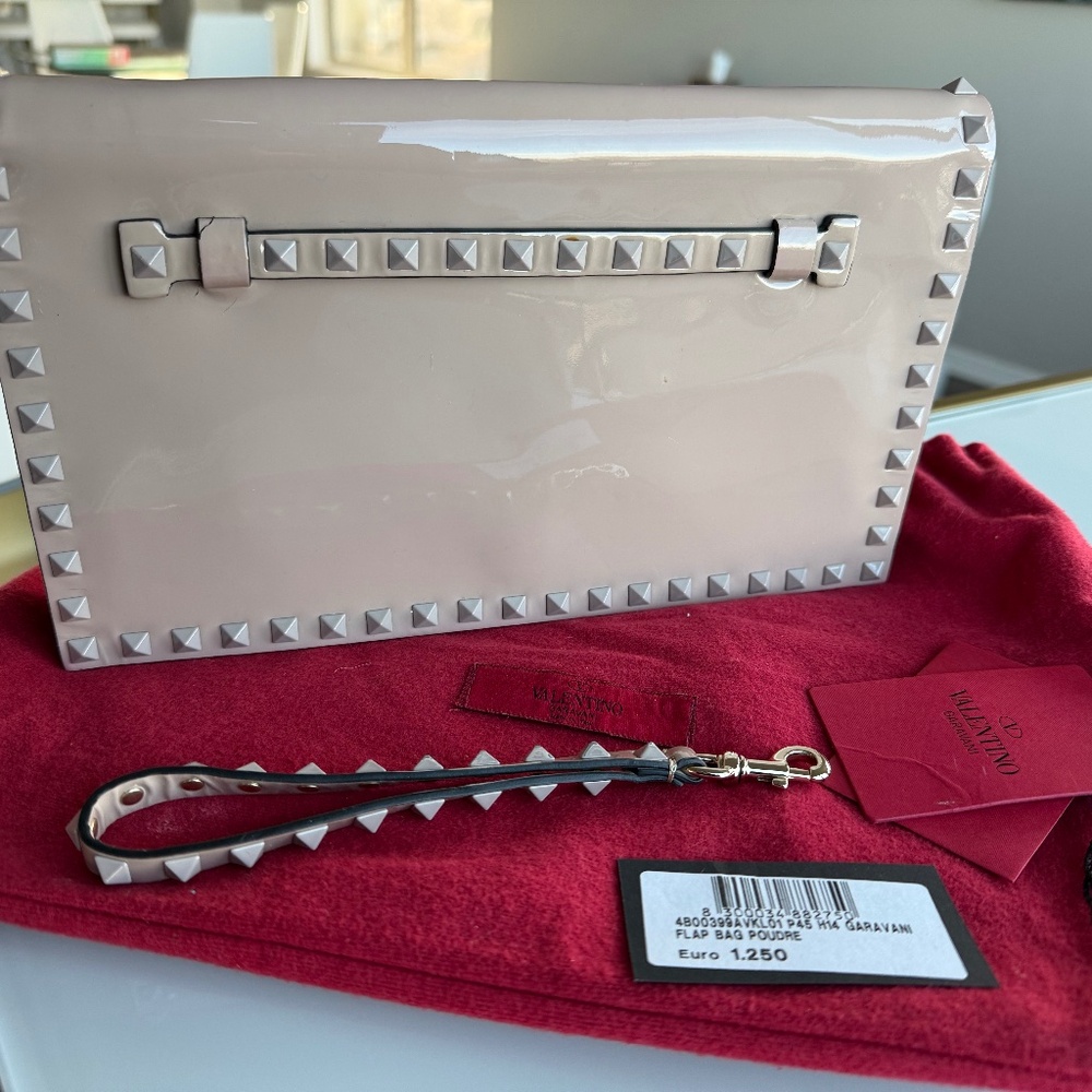 Valentino Garavani nude patent leather clutch/wristlet